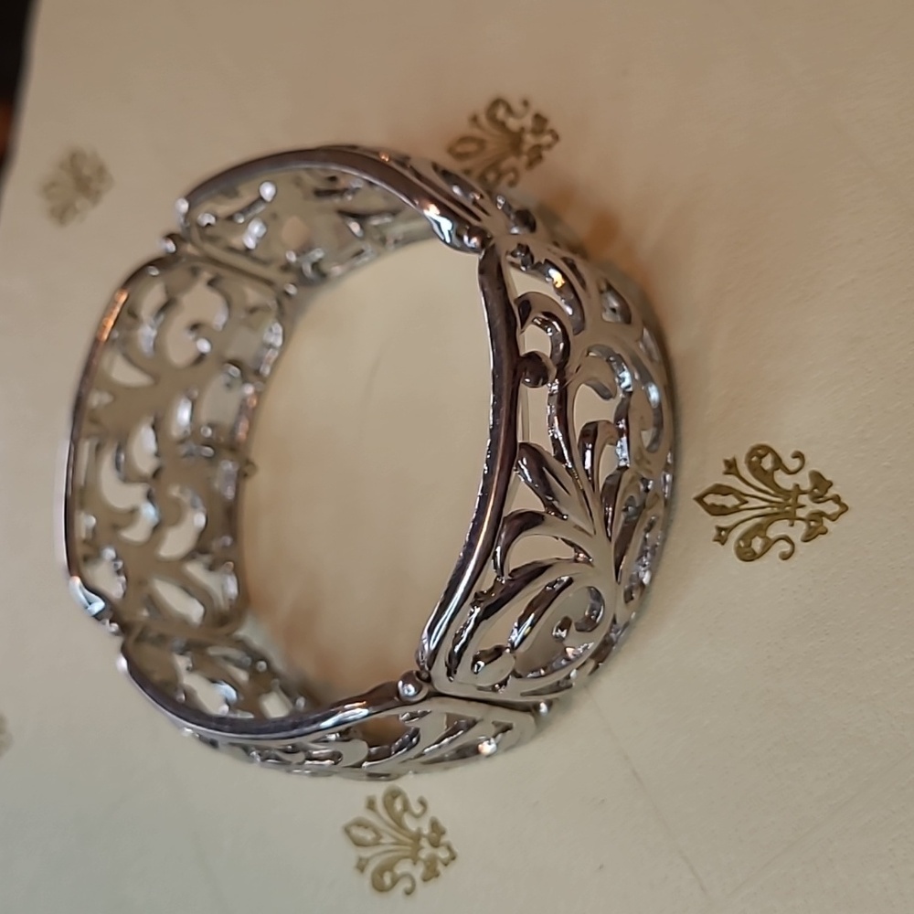 2/$12 Silvertone Stretch Leaf Panel Cuff Bracelet